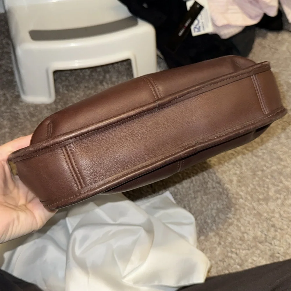 Coach 9025 - Picture 5 of 11